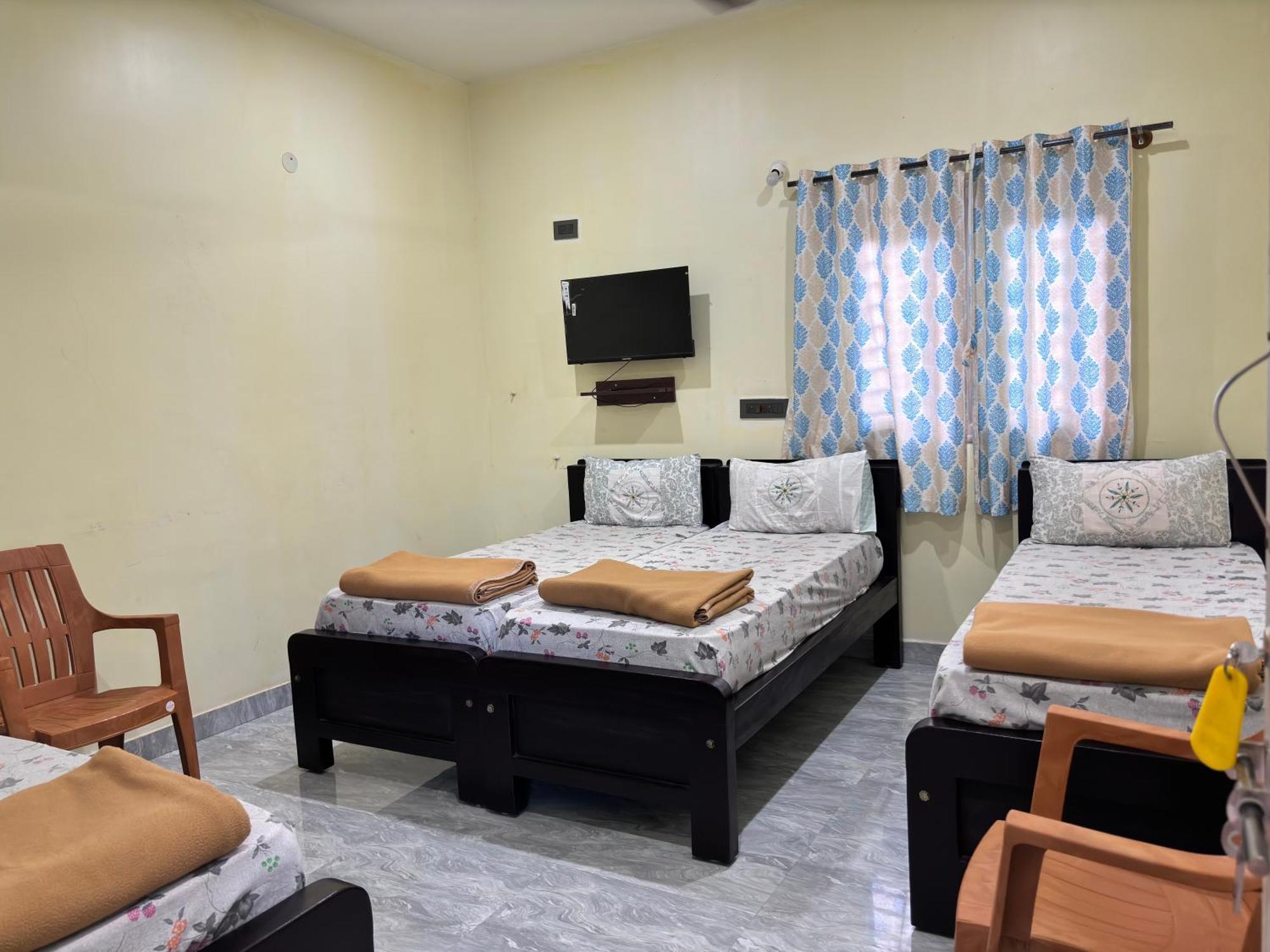 Sri Siri Lodge And Hotel Chikmagalur Bagian luar foto