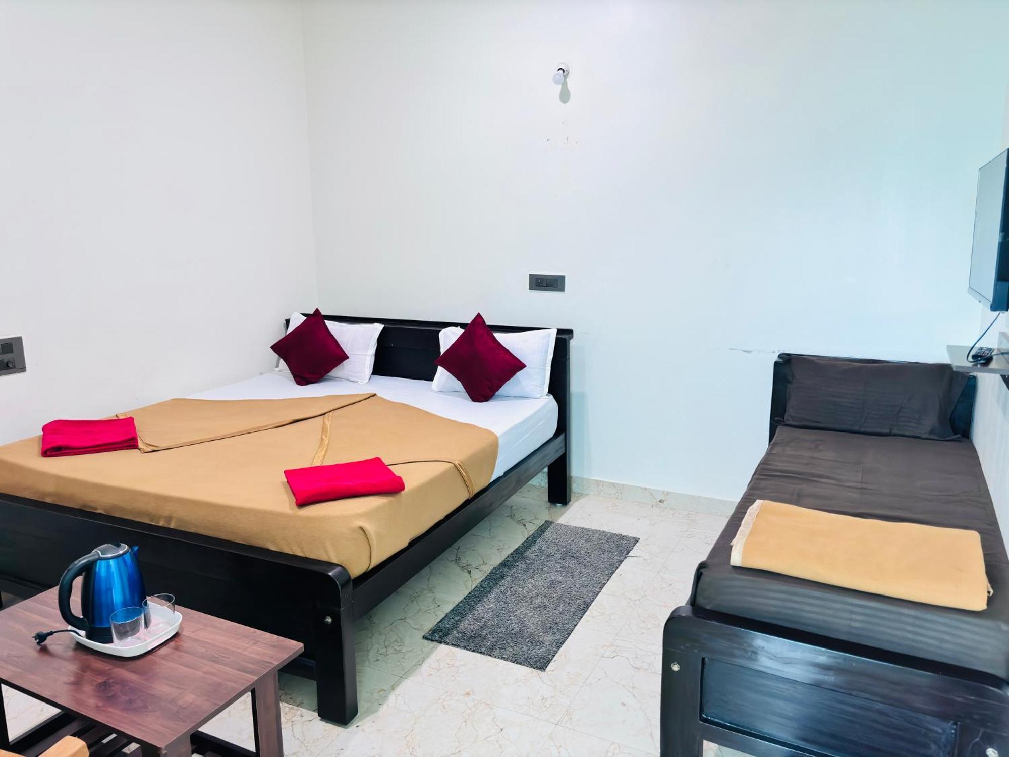 Sri Siri Lodge And Hotel Chikmagalur Bagian luar foto