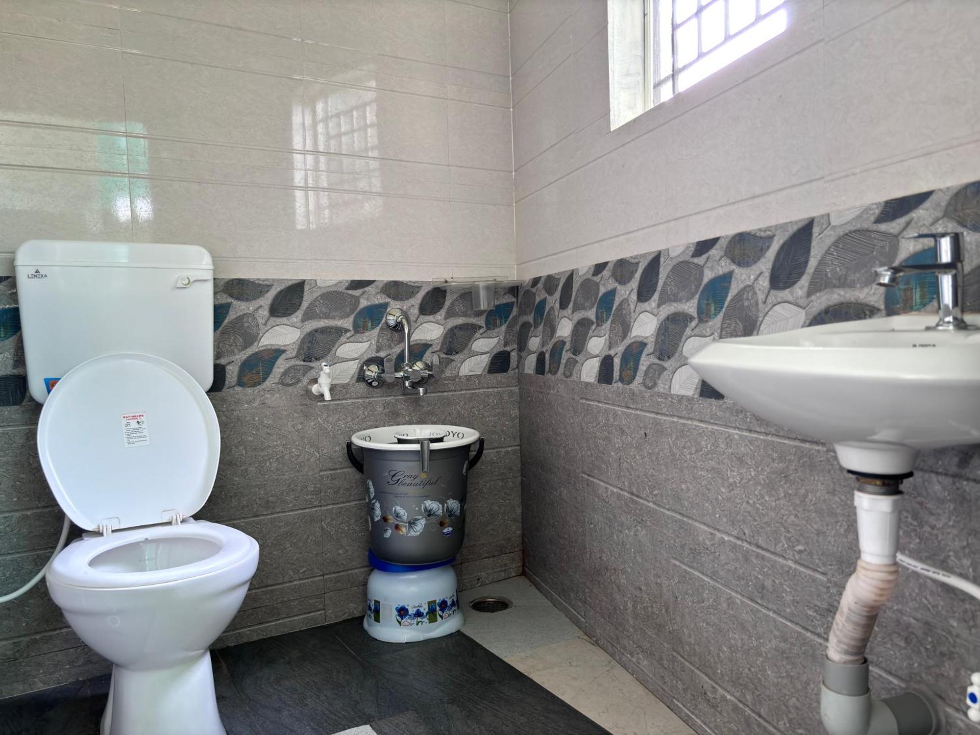 Sri Siri Lodge And Hotel Chikmagalur Bagian luar foto