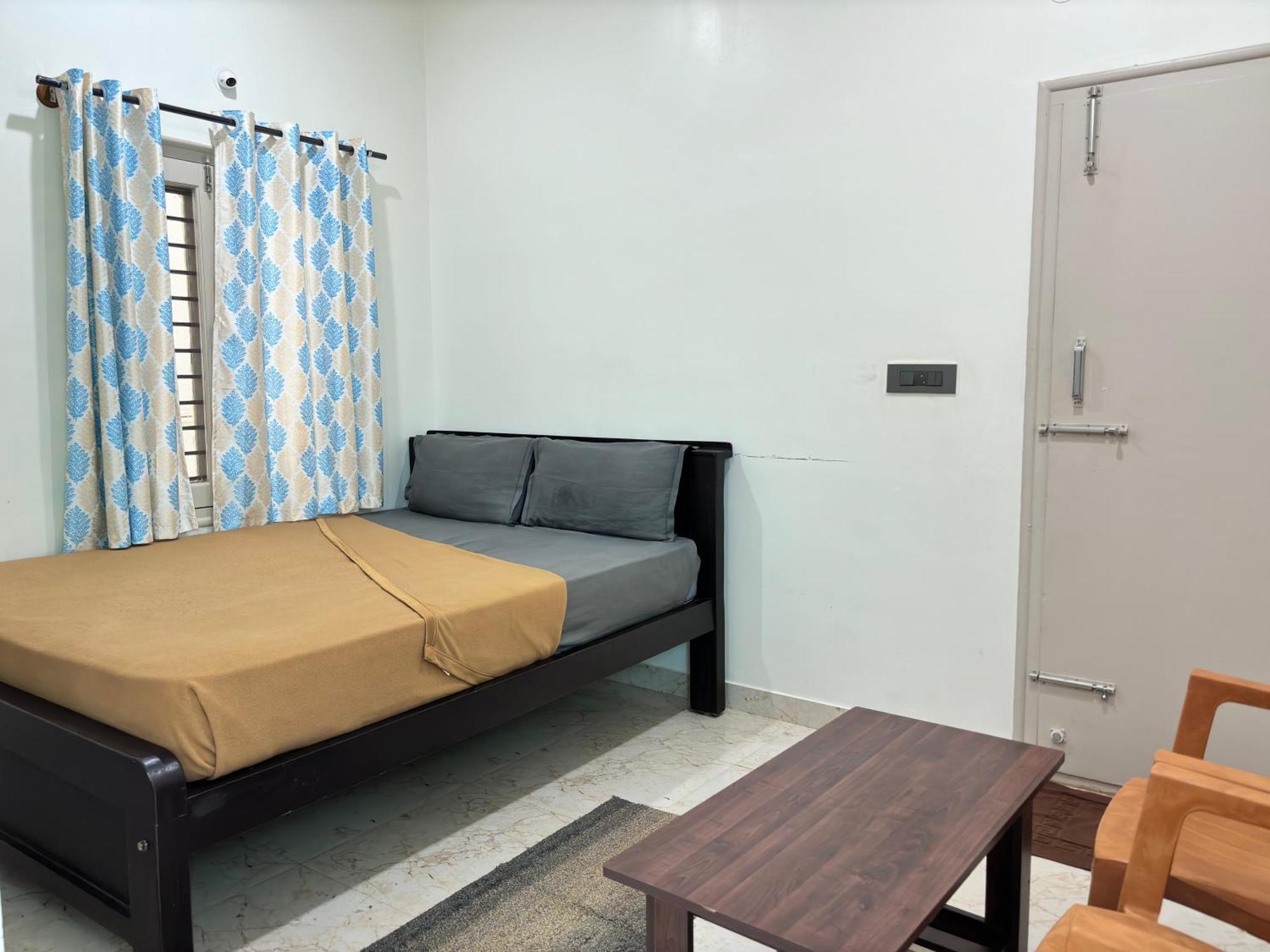 Sri Siri Lodge And Hotel Chikmagalur Bagian luar foto