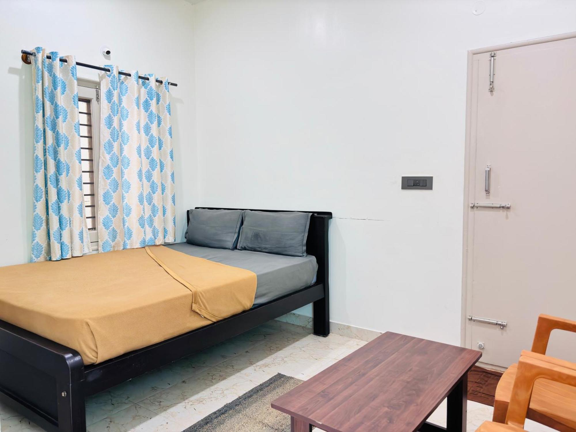 Sri Siri Lodge And Hotel Chikmagalur Bagian luar foto